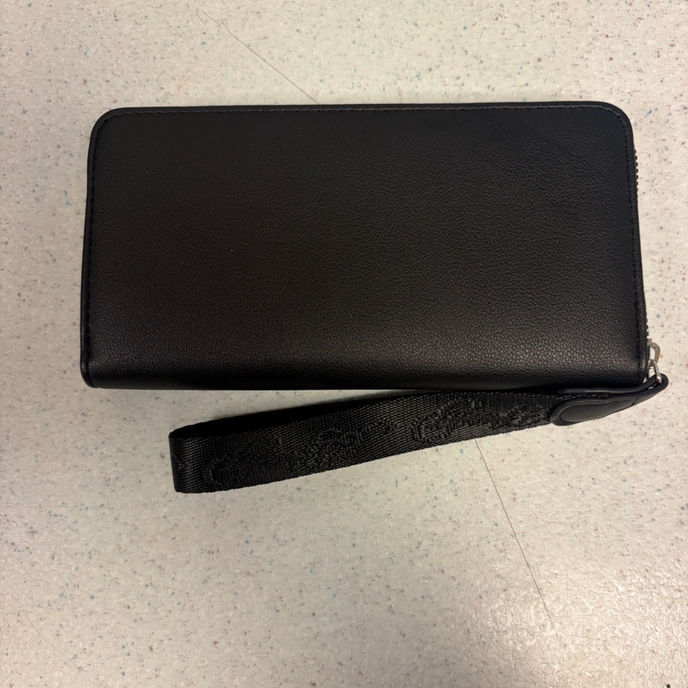 Women’s Ed Hardy Wallet - Picture 2 of 3